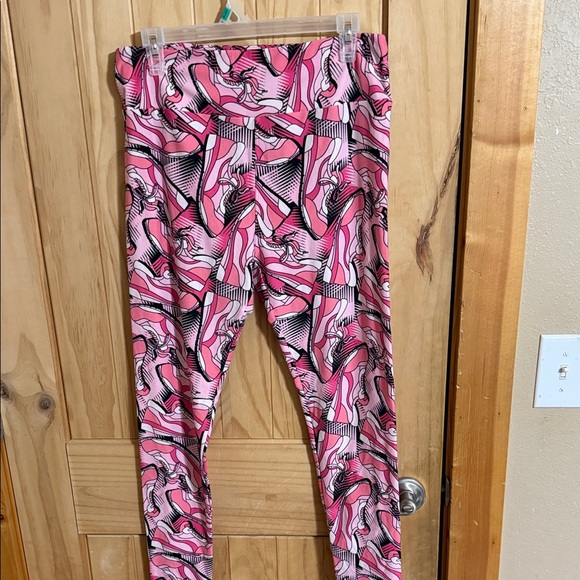 LuLaRoe Stylish Pink Patterned Womens Leggings - Picture 1 of 4